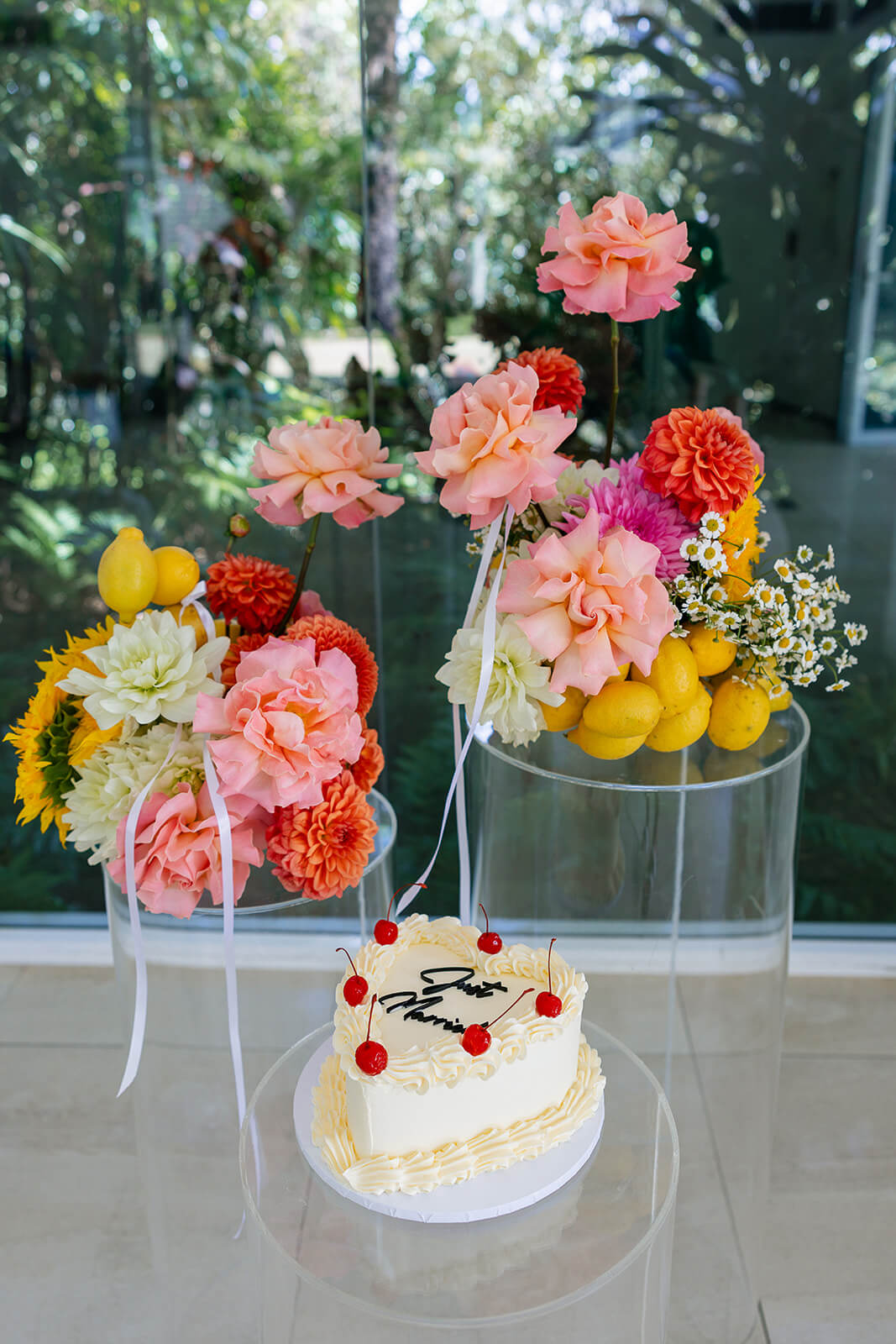 <b>3 x Clear Plinths</b>